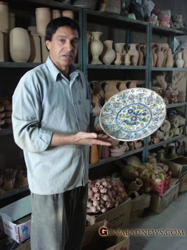 عرضه سفالهای سایر مناطق آسیب مهم صنایع دستی گناباد است