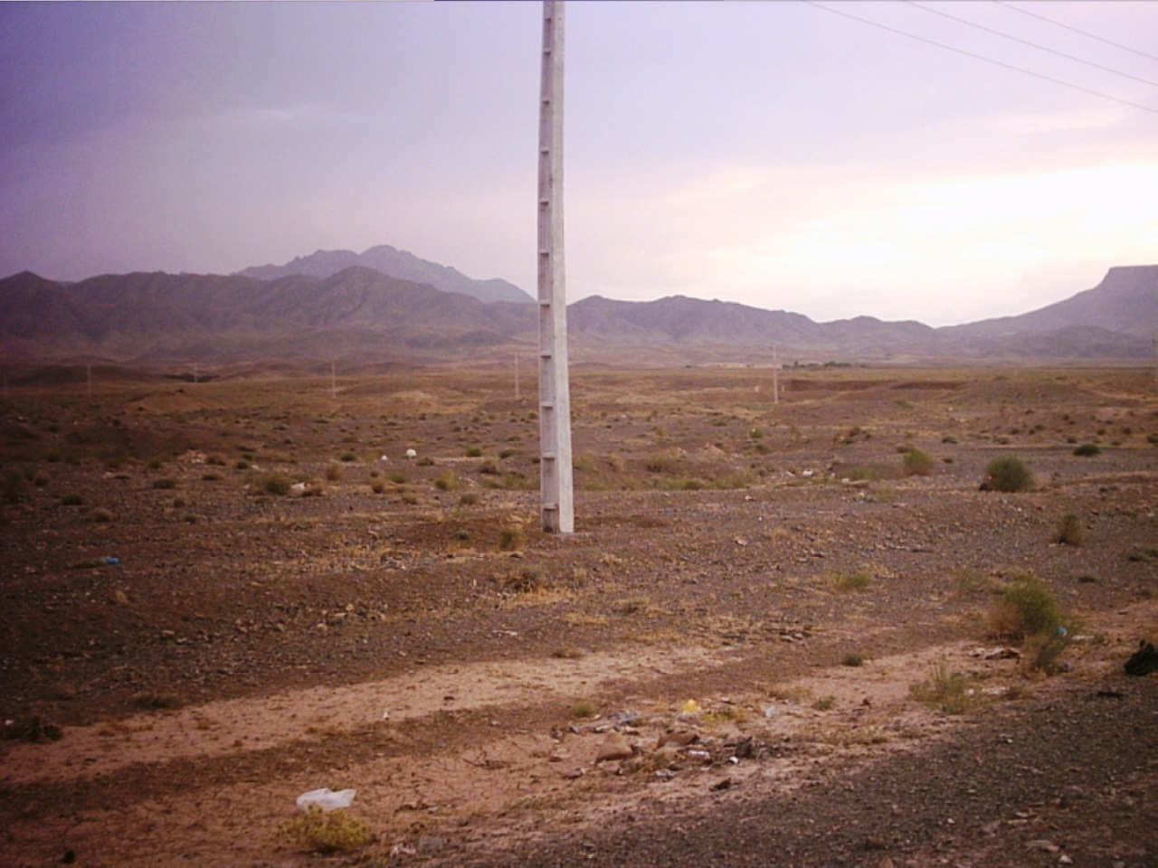 اجرای طرح های بیابان زدایی و ترسیب کربن در گناباد