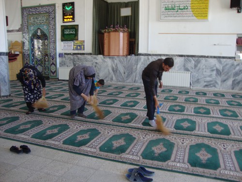 مساجد گناباد غبارروبی می‌شود