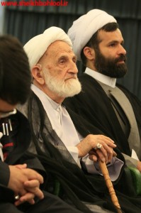 آیت الله خزعلی در کنار دبیرهمایش بهلول شگفتی روزگار
